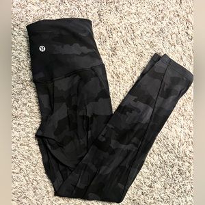 Gray camo Lululemon align leggings with pockets 25’